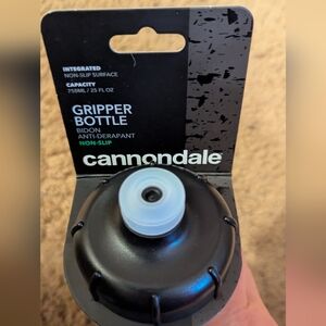 NWT Cannondale 25 oz. Gripper Plastic Water Bottle